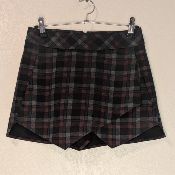 Aqua Skort Red and Blue Plaid - Picture 4 of 8
